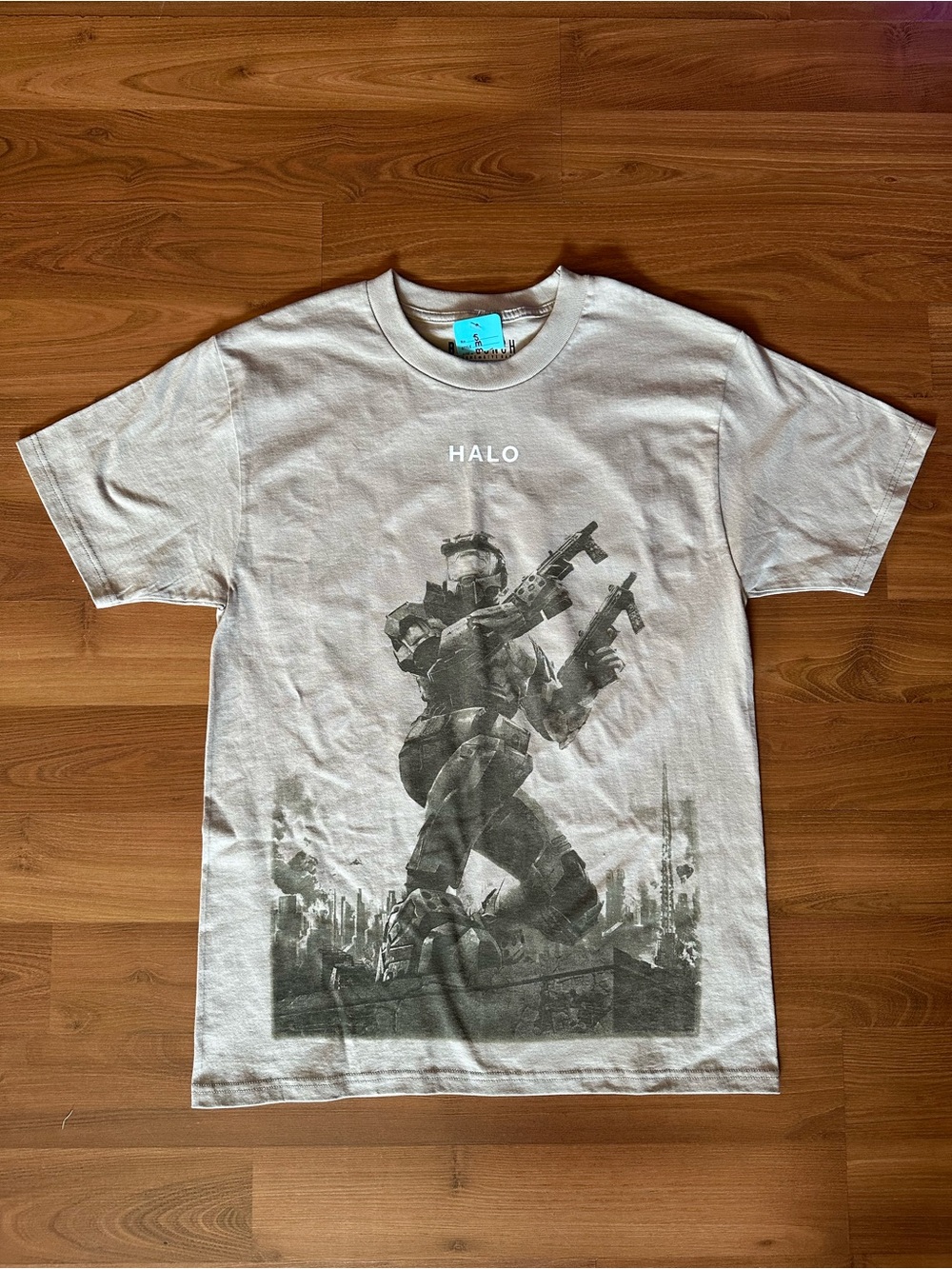 Halo Graphic Short Sleeve Tee in Light Tan